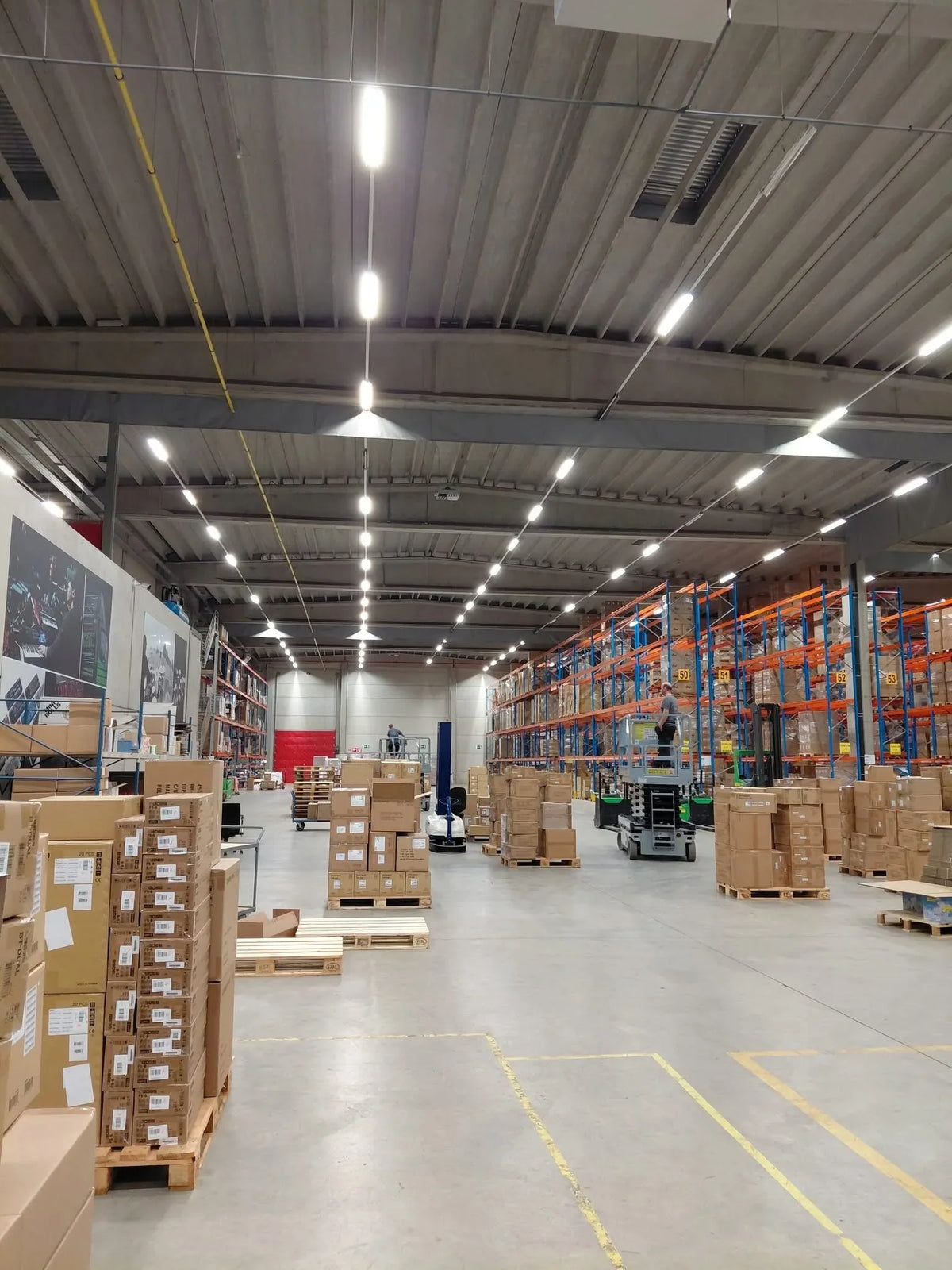 LED High Bay Lighting: Guide for Industry & Commerce