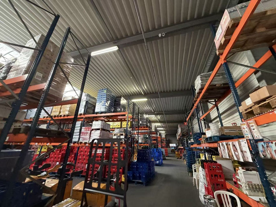 Projektas: Drankenhal Gijbels – LED linijiniai tęstiniai šviestuvai gėrimų sandėlyje