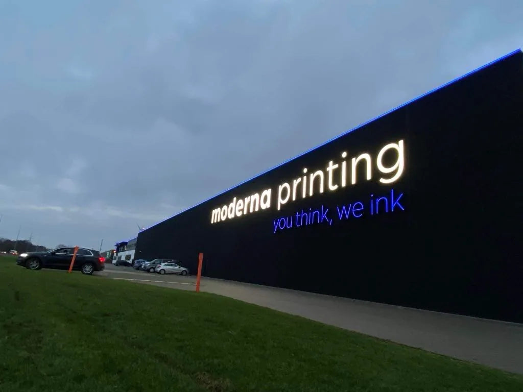 Illuminated LED facade letters for Moderna Printing