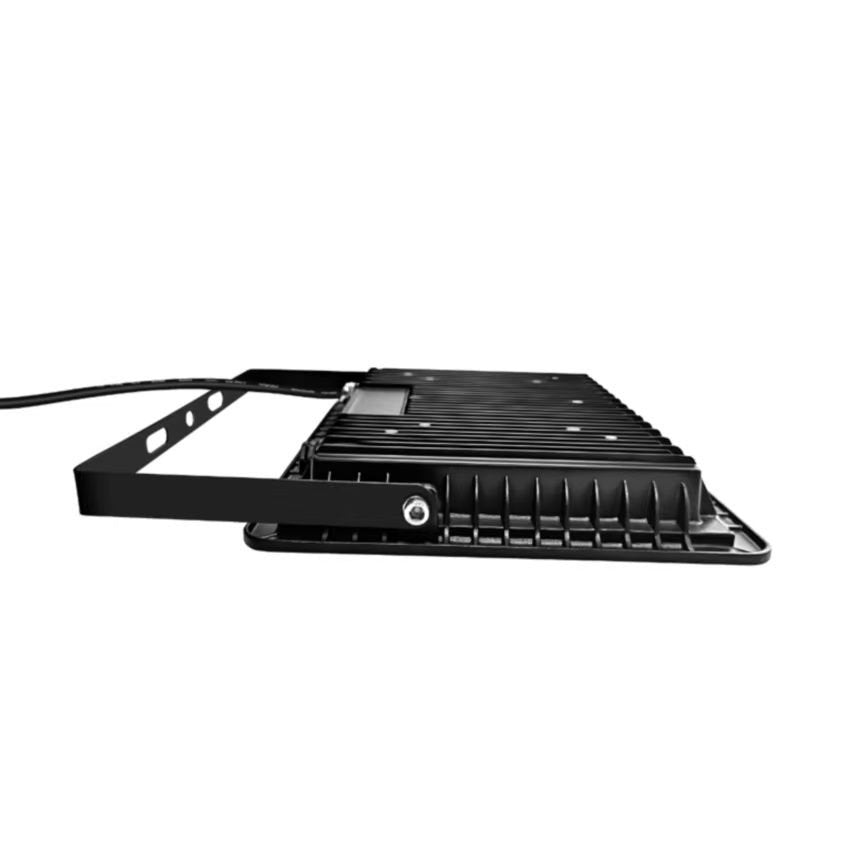 LED Schijnwerper 150W 6000K Daglicht Wit – IP66 – 100 lm/W – Uitstralingshoek 120° – Voor Gevel & Buitenruimtes – 3 Jaar Garantie – foto 2